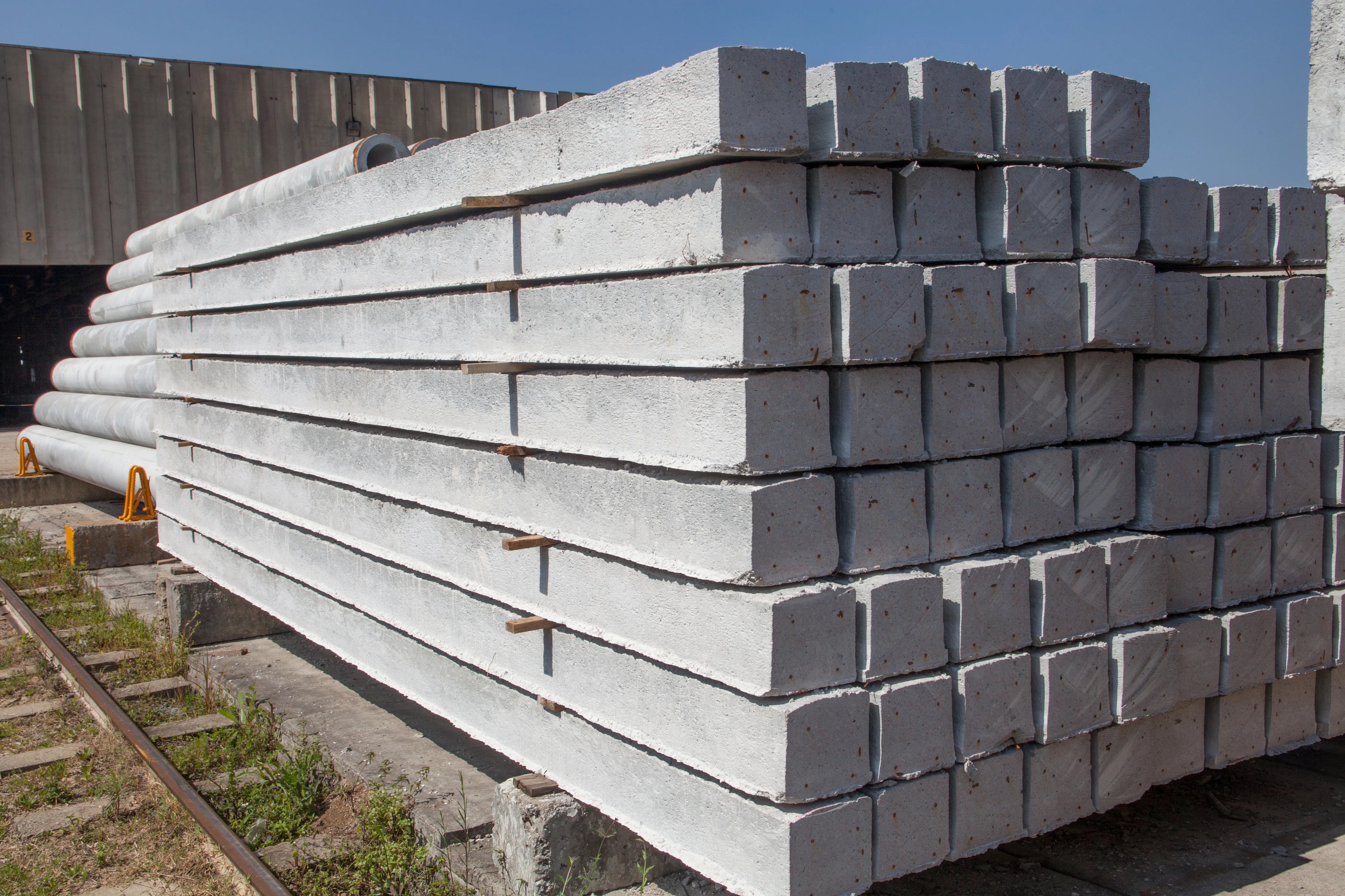 Estaca protendida em concreto pré-fabricado Cassol, projetada para fundações com alta resistência e confiabilidade.