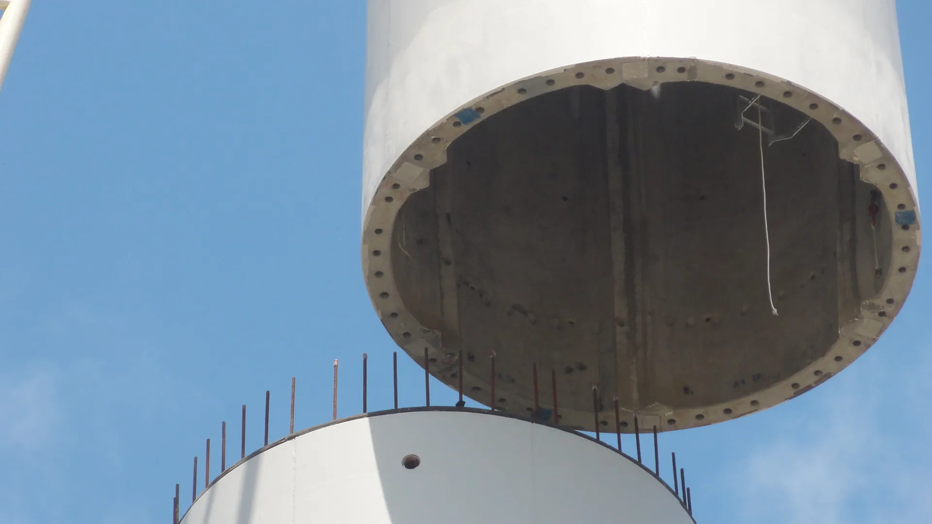 Soluções de concreto pré-fabricado para infraestrutura de energia robusta e segura