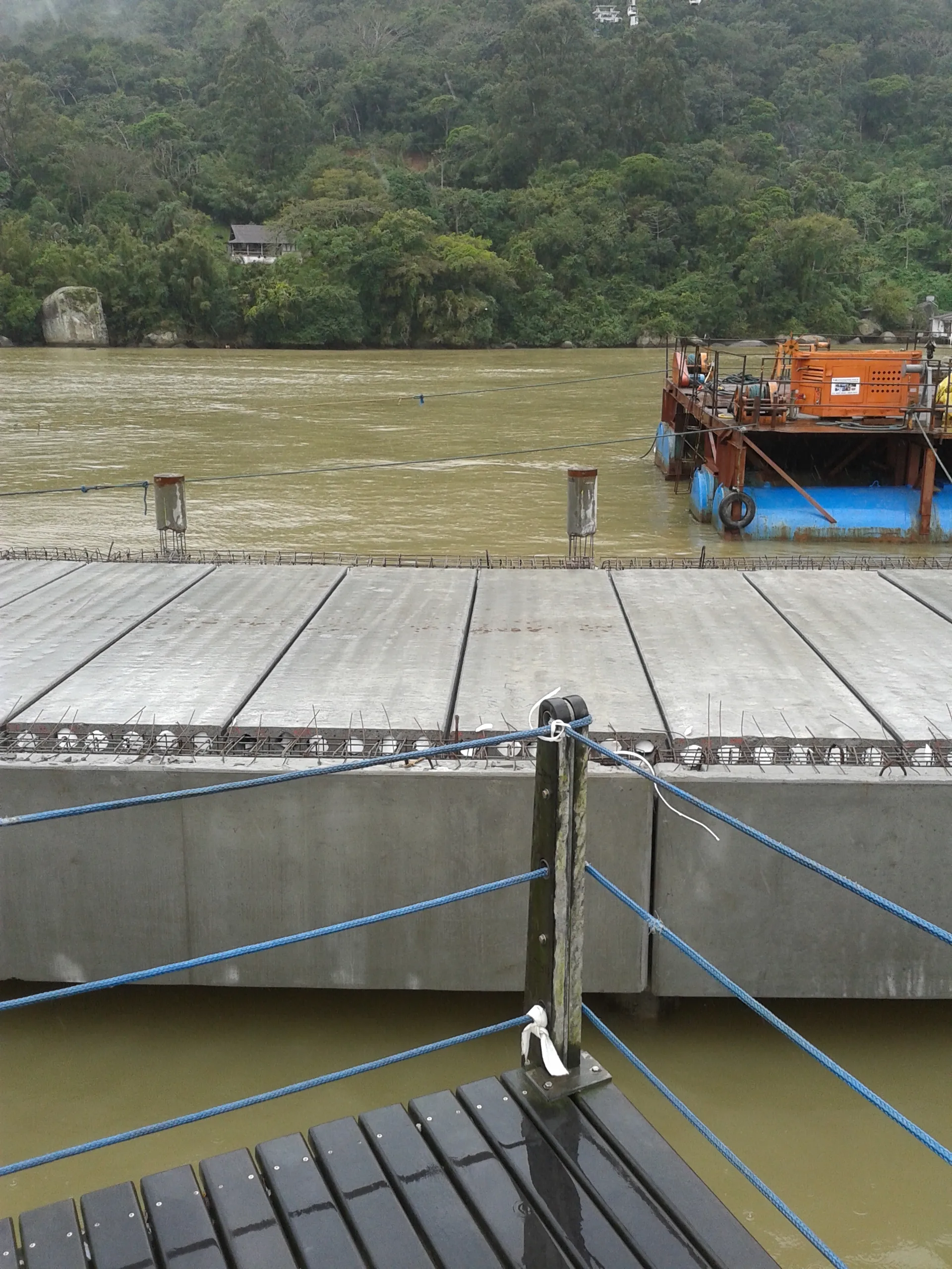 Segmento porto e costeiro Cassol Pré-Fabricados, concreto pré-fabricado para estruturas portuárias e costeiras com alta resistência e inovação técnica