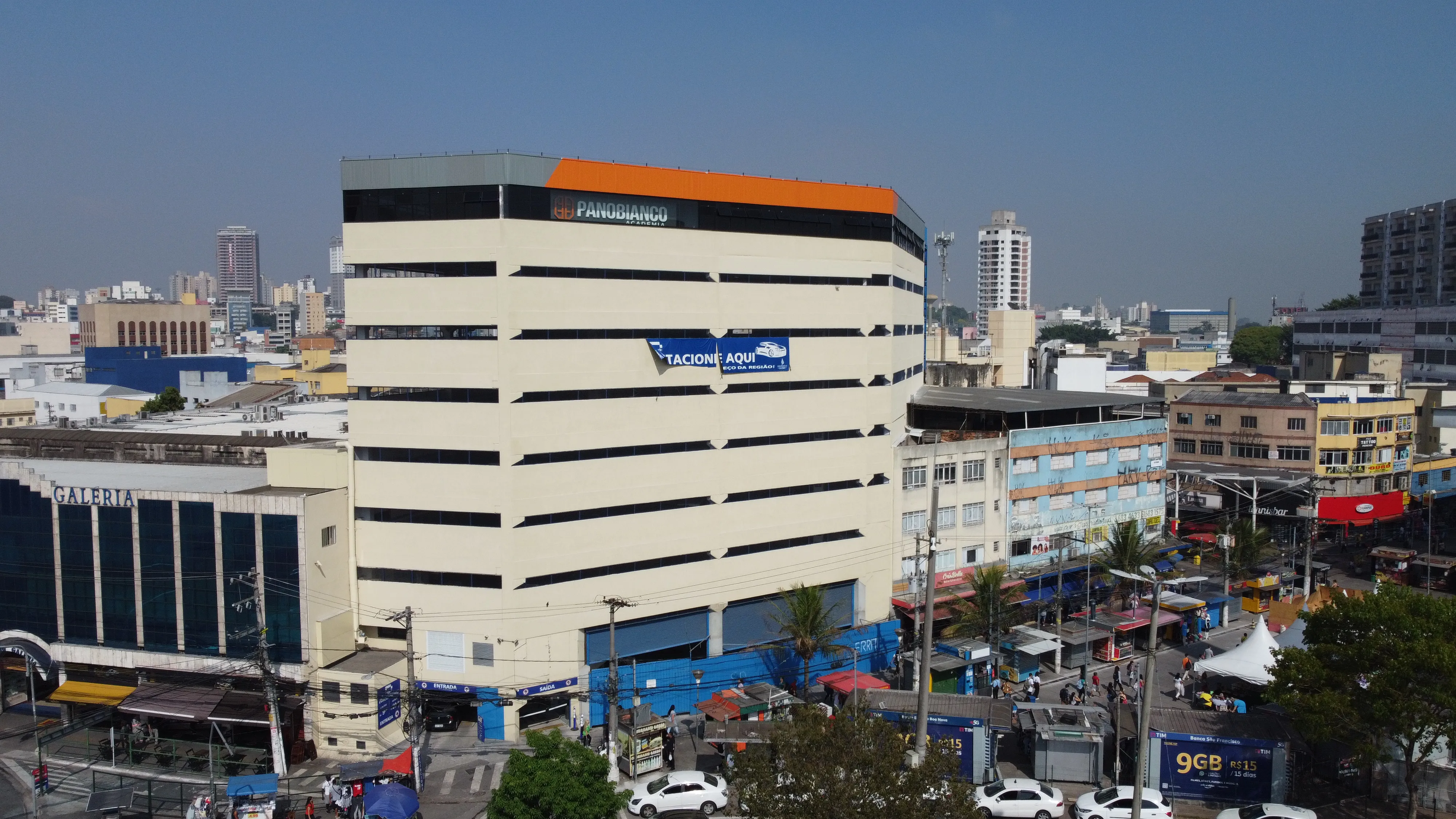 Segmento edifício garagem e estacionamento Cassol Pré-Fabricados, estruturas de concreto reforçadas e eficientes para projetos de alta circulação de veículos