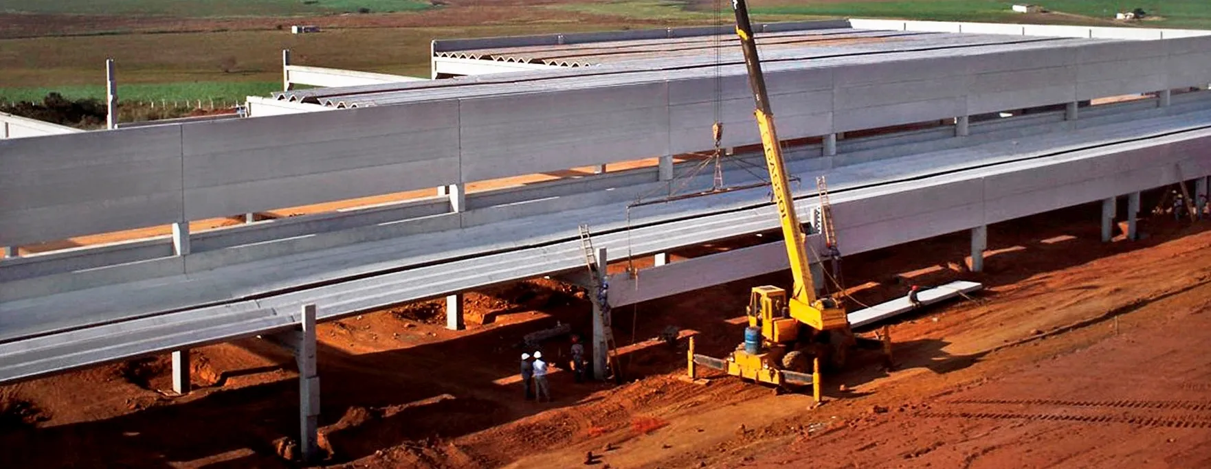 Painel alveolar em concreto pré-fabricado Cassol, garantindo eficiência, durabilidade e resistência.