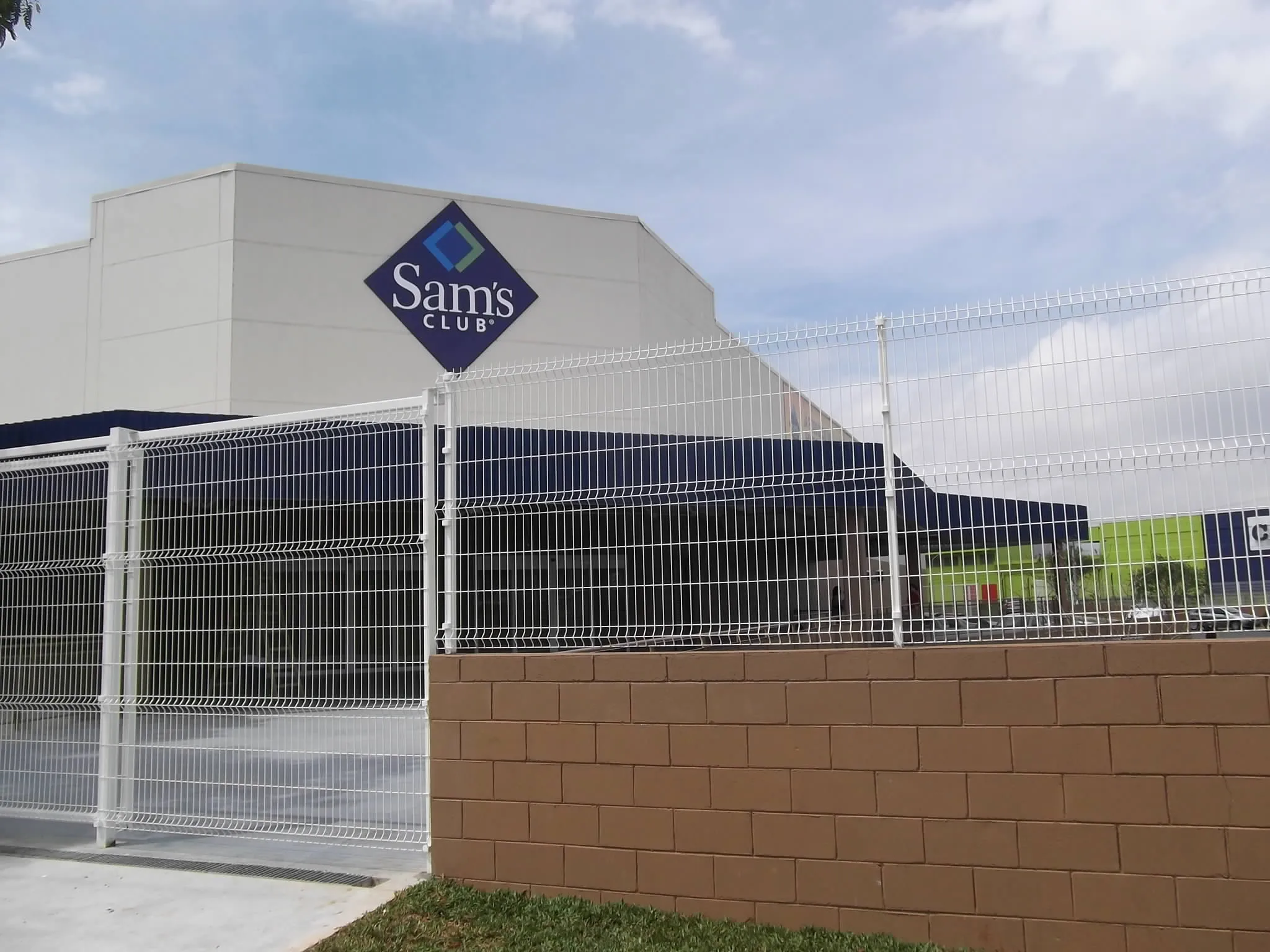 Concreto pré moldado para ambientes comerciais seguros e funcionais