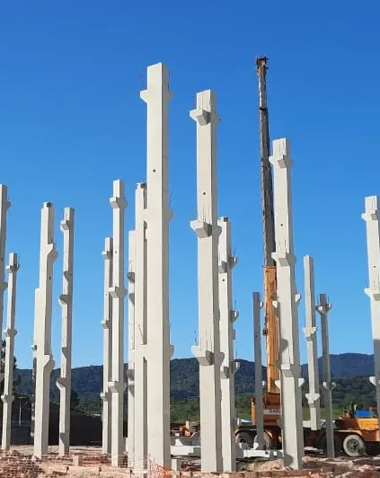 Pilar em concreto pré-fabricado Cassol, referência em resistência e segurança estrutural.