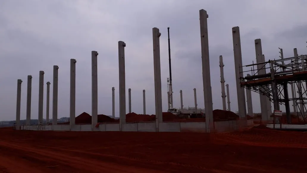 Pilar em concreto pré-fabricado Cassol, referência em resistência e segurança estrutural.
