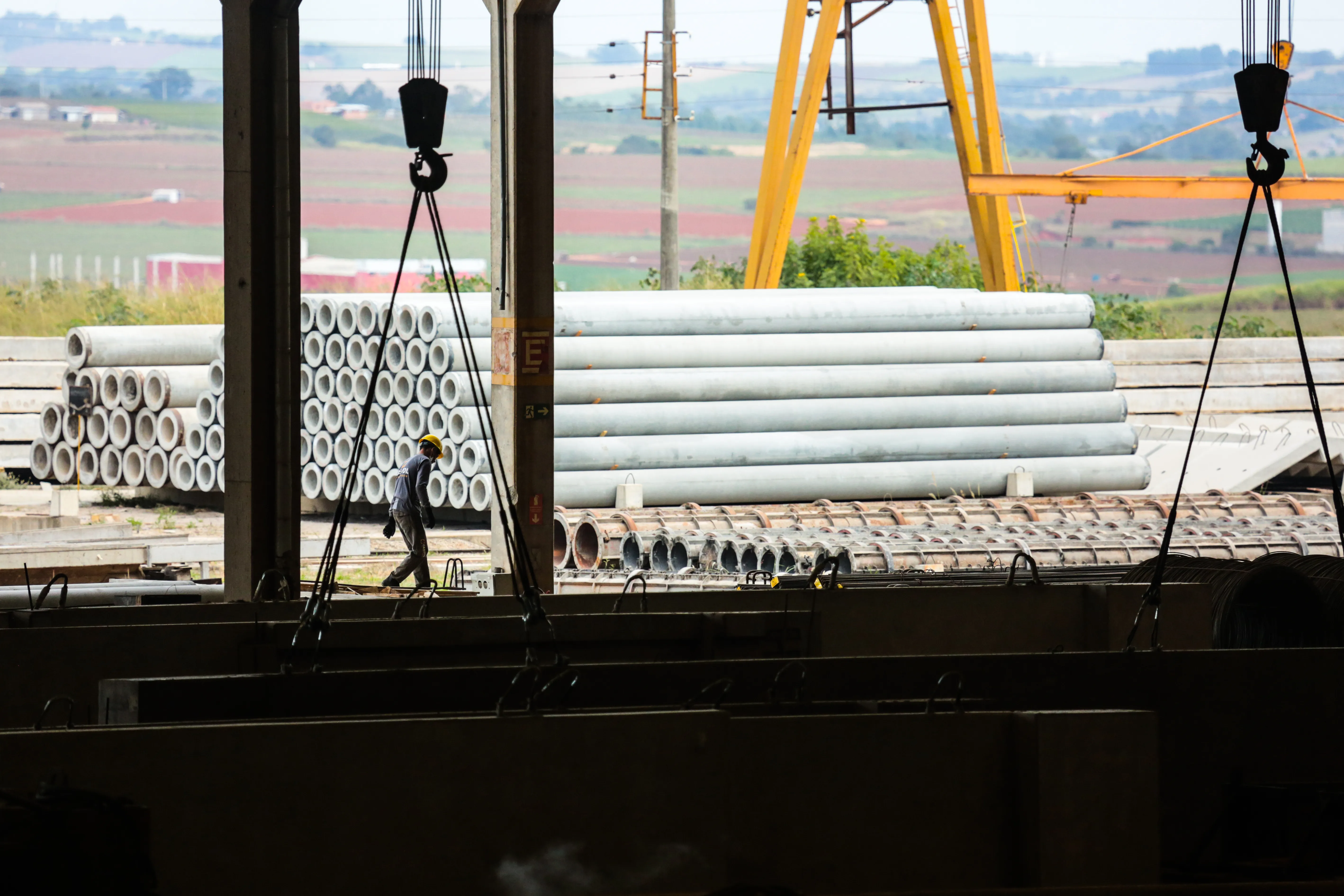 Estaca centrifugada em concreto pré-fabricado Cassol, solução durável e segura, com alta resistência e confiabilidade.