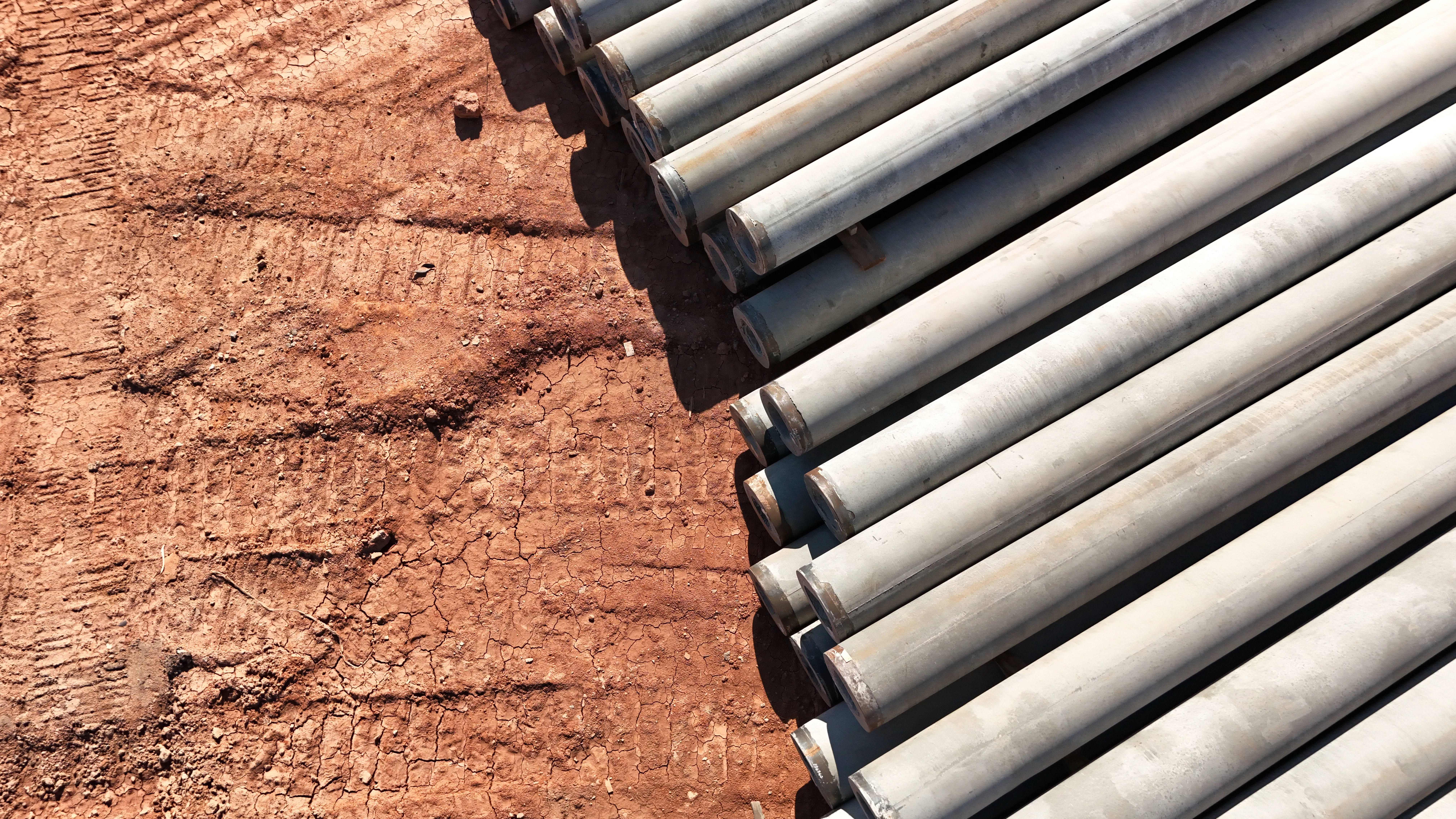 Estaca centrifugada em concreto pré-fabricado Cassol, solução durável e segura, com alta resistência e confiabilidade.