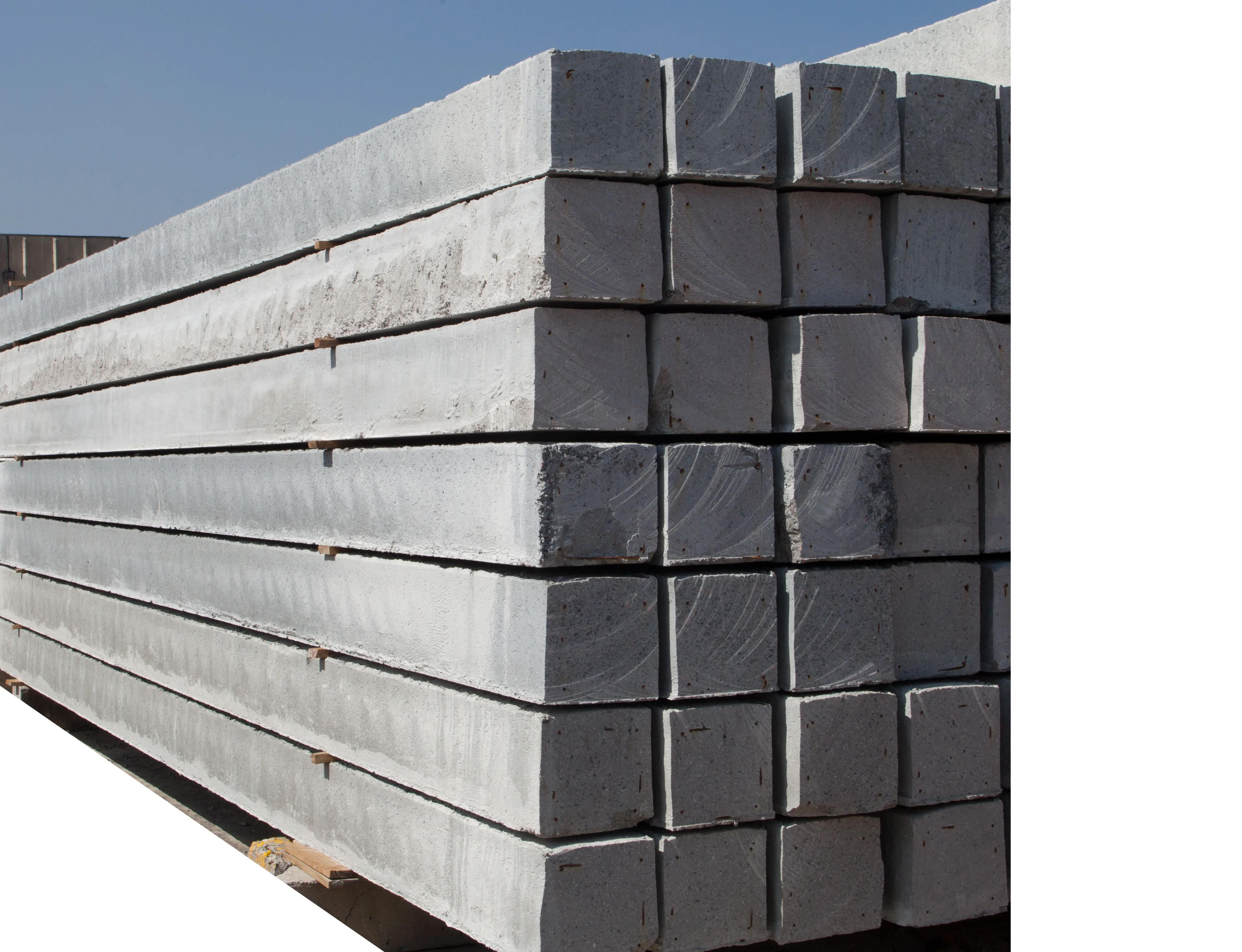 Estaca protendida em concreto pré-fabricado Cassol, projetada para fundações com alta resistência e confiabilidade.