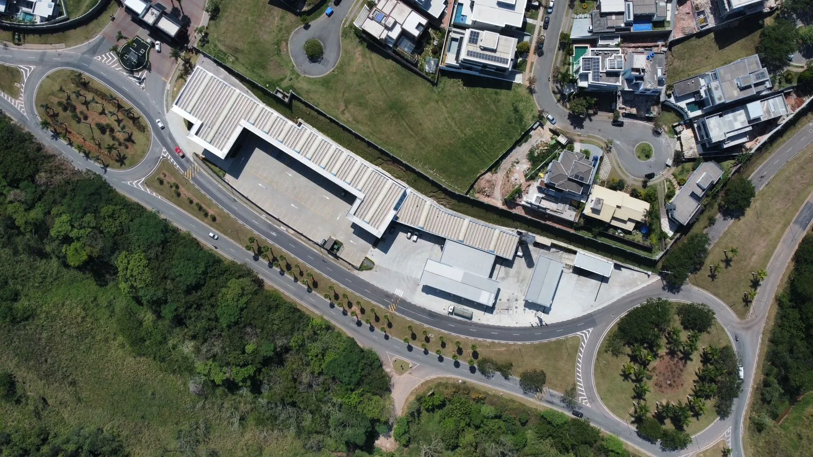 Soluções robustas e modernas de concreto pré-fabricado para o varejo