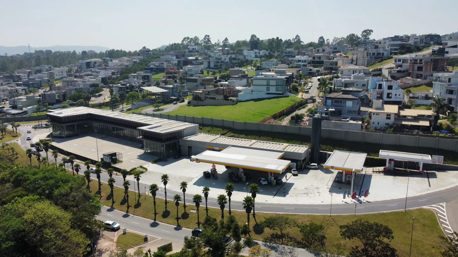 Soluções robustas e modernas de concreto pré-fabricado para o varejo