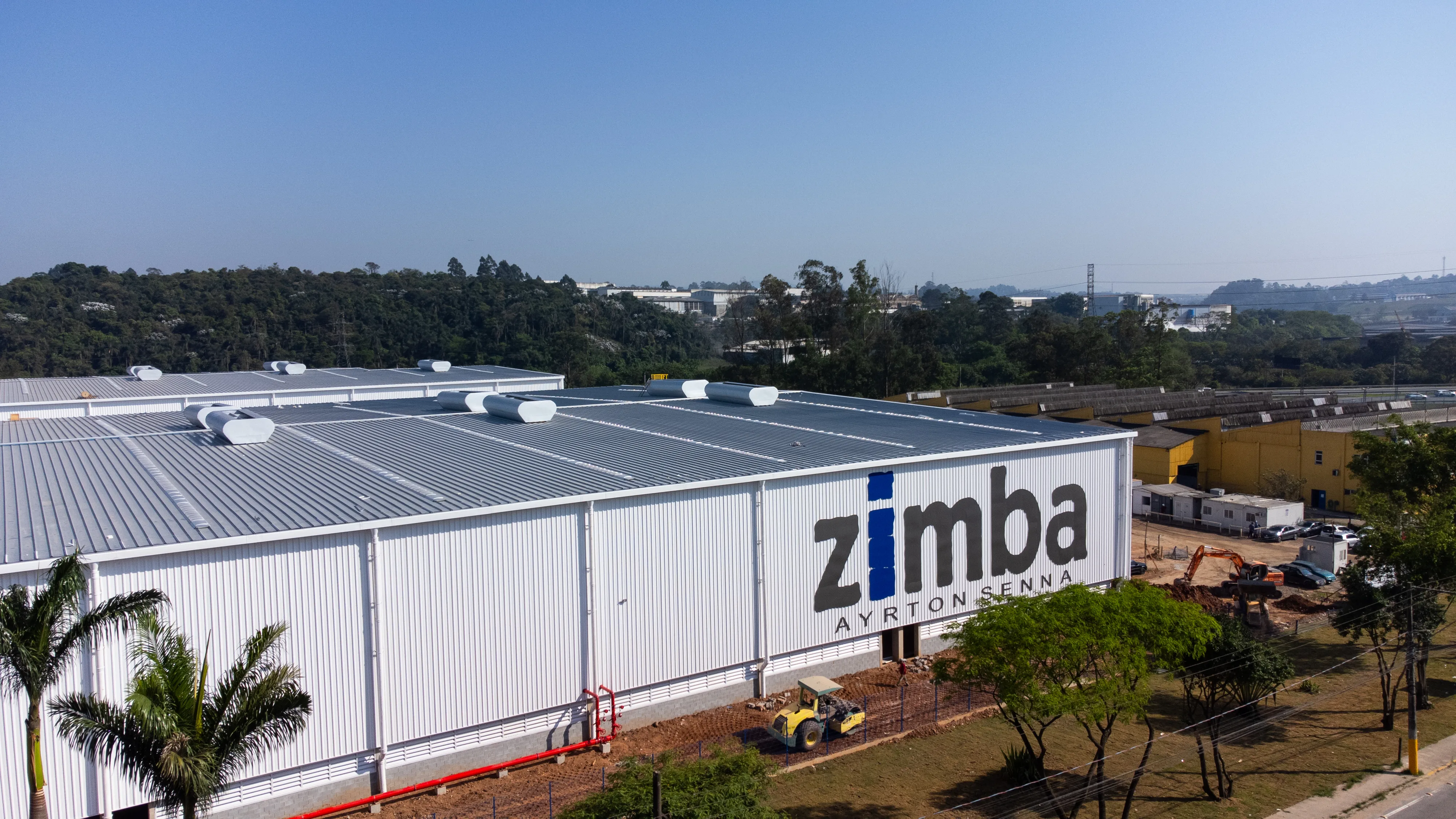 Soluções de concreto pré-fabricado para logística e armazenamento eficiente