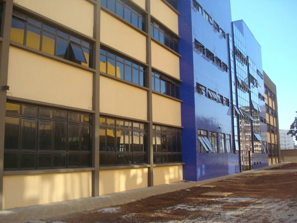 Soluções de concreto pré-fabricado para ambientes educacionais seguros e eficientes