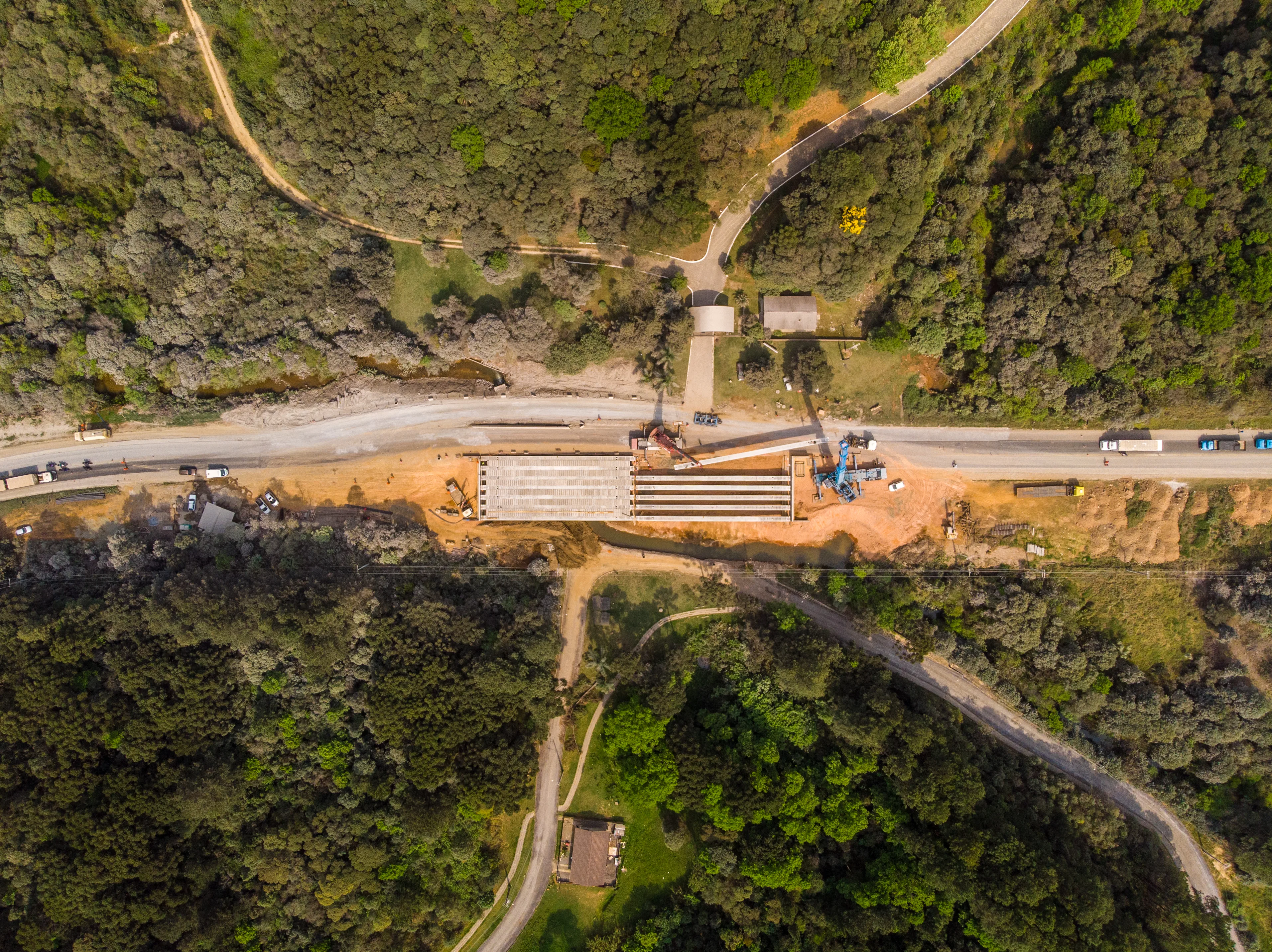 Concreto pré-fabricado para infraestrutura viária com resistência, segurança e alta qualidade
