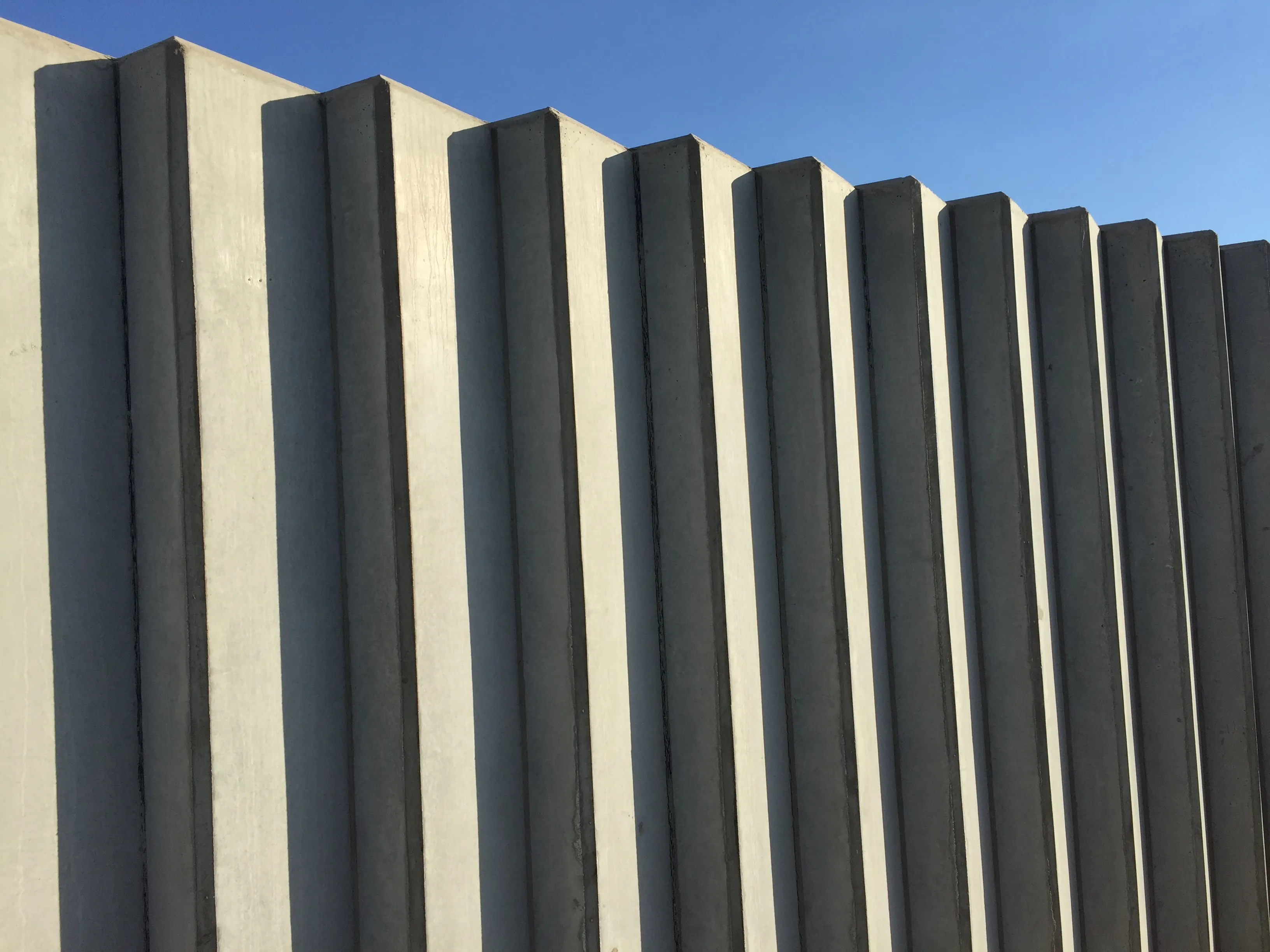 Escada em concreto pré-fabricado Cassol, solução durável e segura para construção.