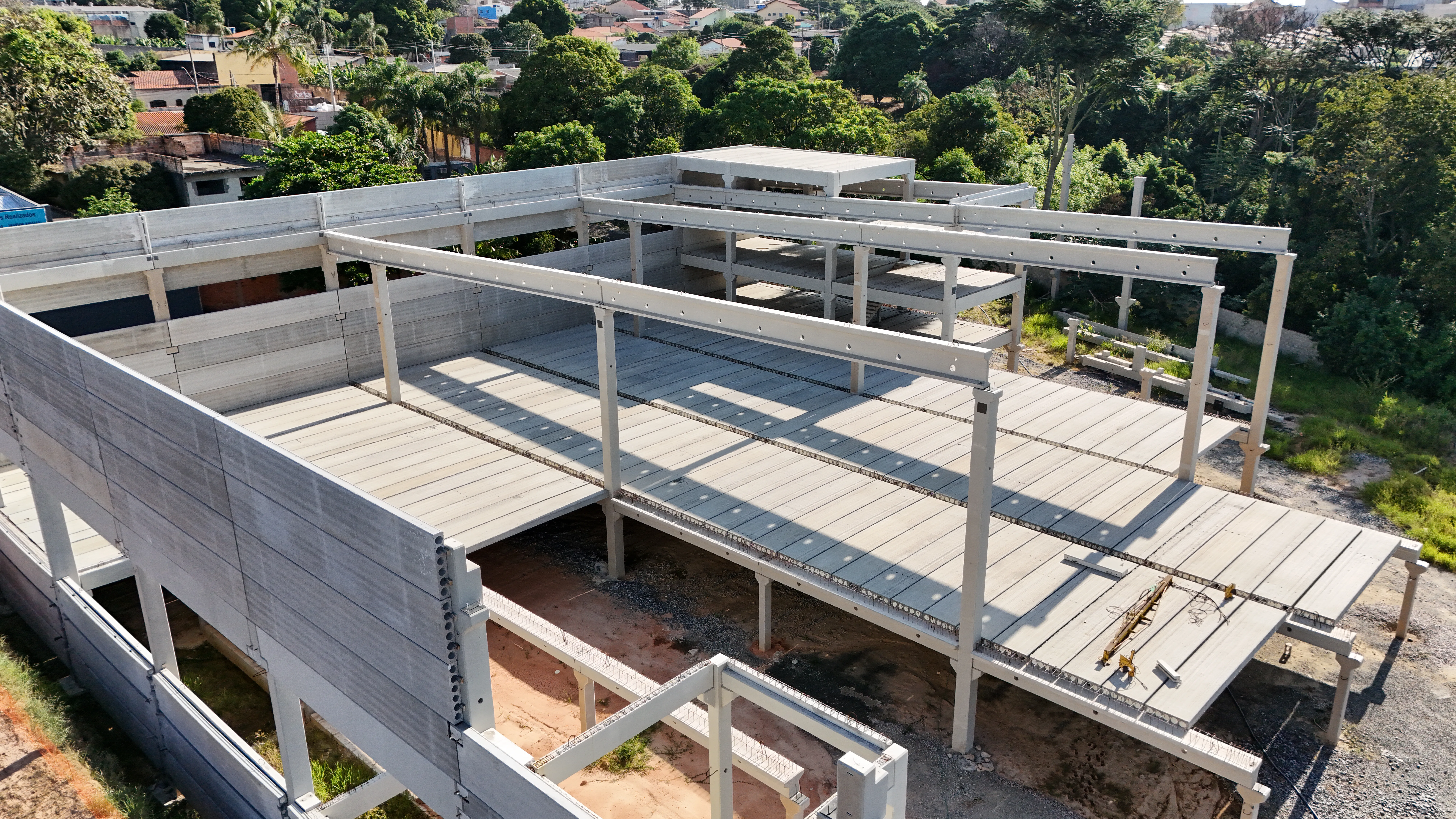 Painel alveolar em concreto pré-fabricado Cassol, garantindo eficiência, durabilidade e resistência.