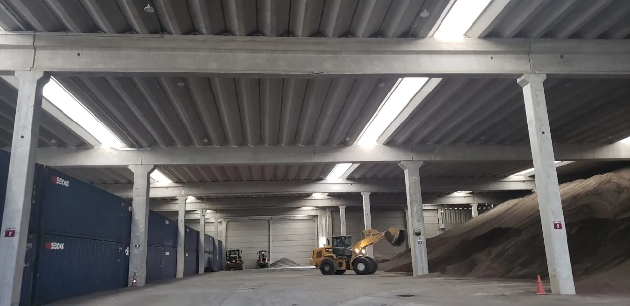 Estruturas pré-fabricadas Cassol para armazéns e agronegócio, destacando-se pela resistência, eficiência e capacidade produtiva para grandes projetos