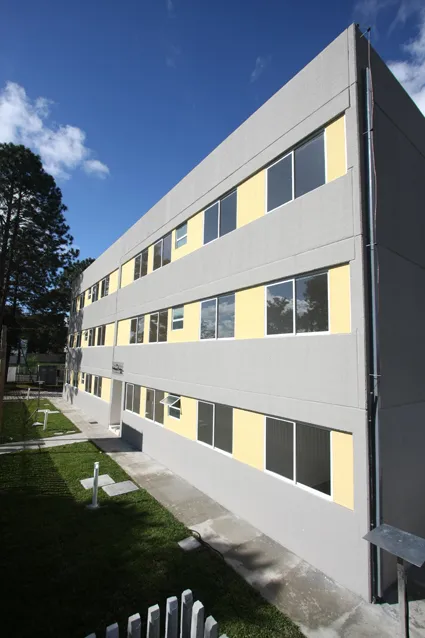 Segmento residencial Cassol Pré-Fabricados, líder em soluções de concreto pré-fabricado para construções habitacionais com qualidade e segurança