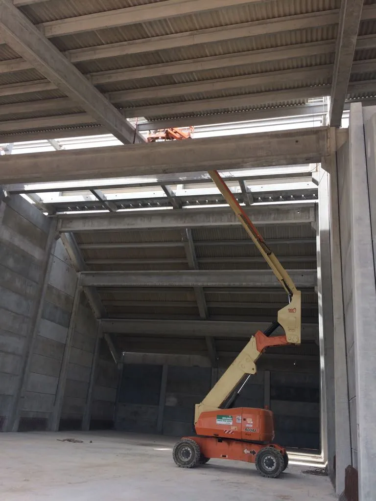 Estruturas pré-fabricadas Cassol para armazéns e agronegócio, destacando-se pela resistência, eficiência e capacidade produtiva para grandes projetos