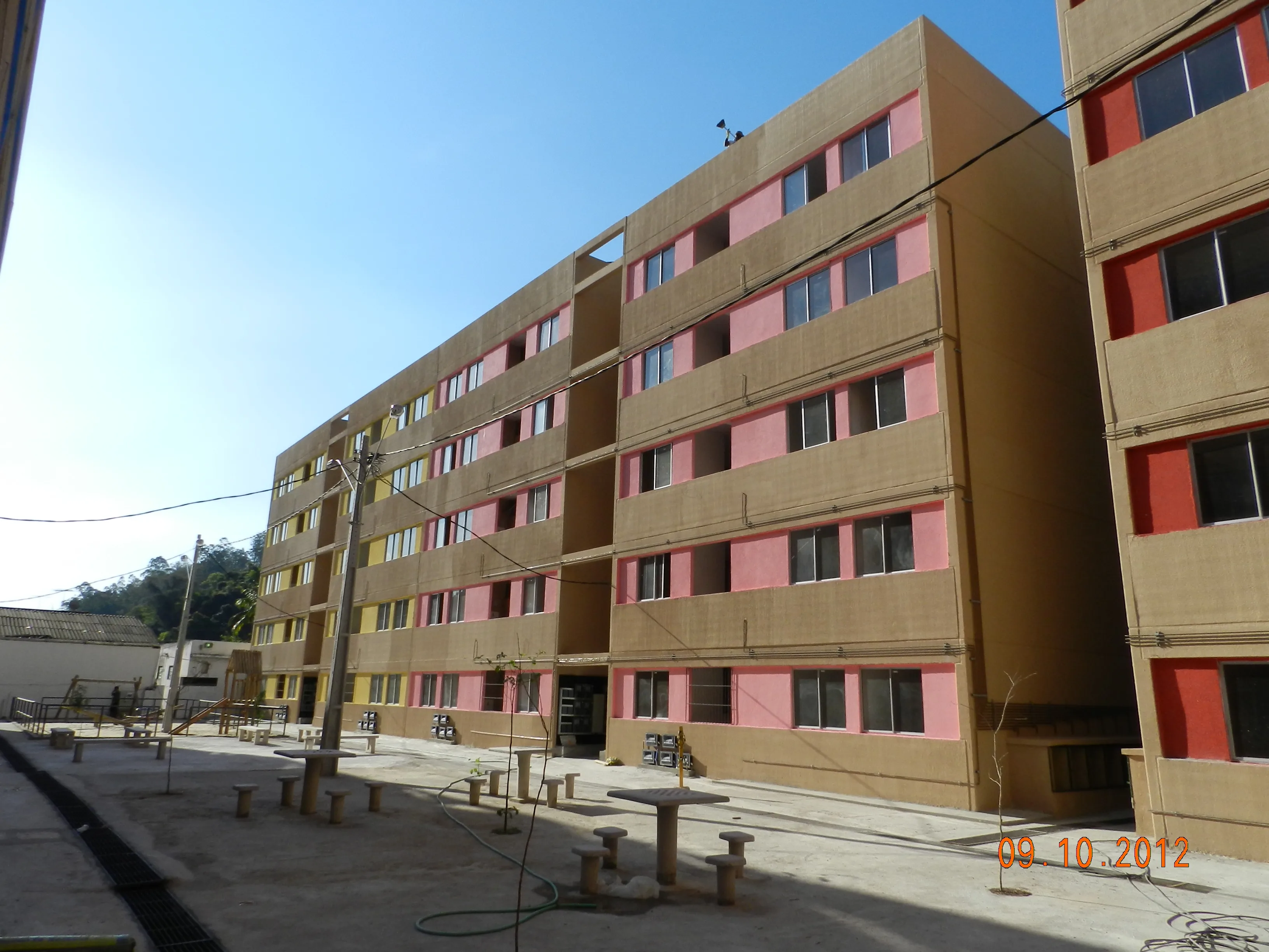 Segmento residencial Cassol Pré-Fabricados, líder em soluções de concreto pré-fabricado para construções habitacionais com qualidade e segurança