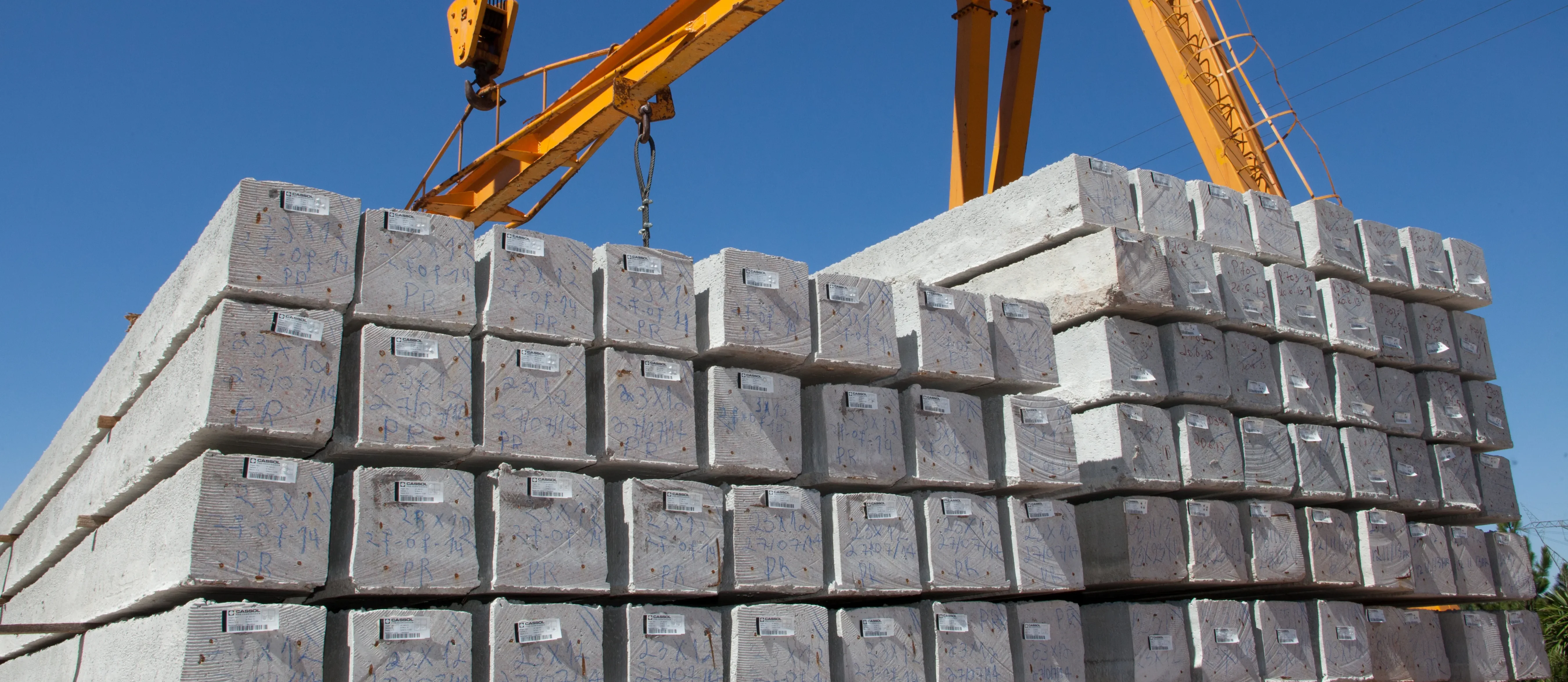 Estaca protendida em concreto pré-fabricado Cassol, projetada para fundações com alta resistência e confiabilidade.